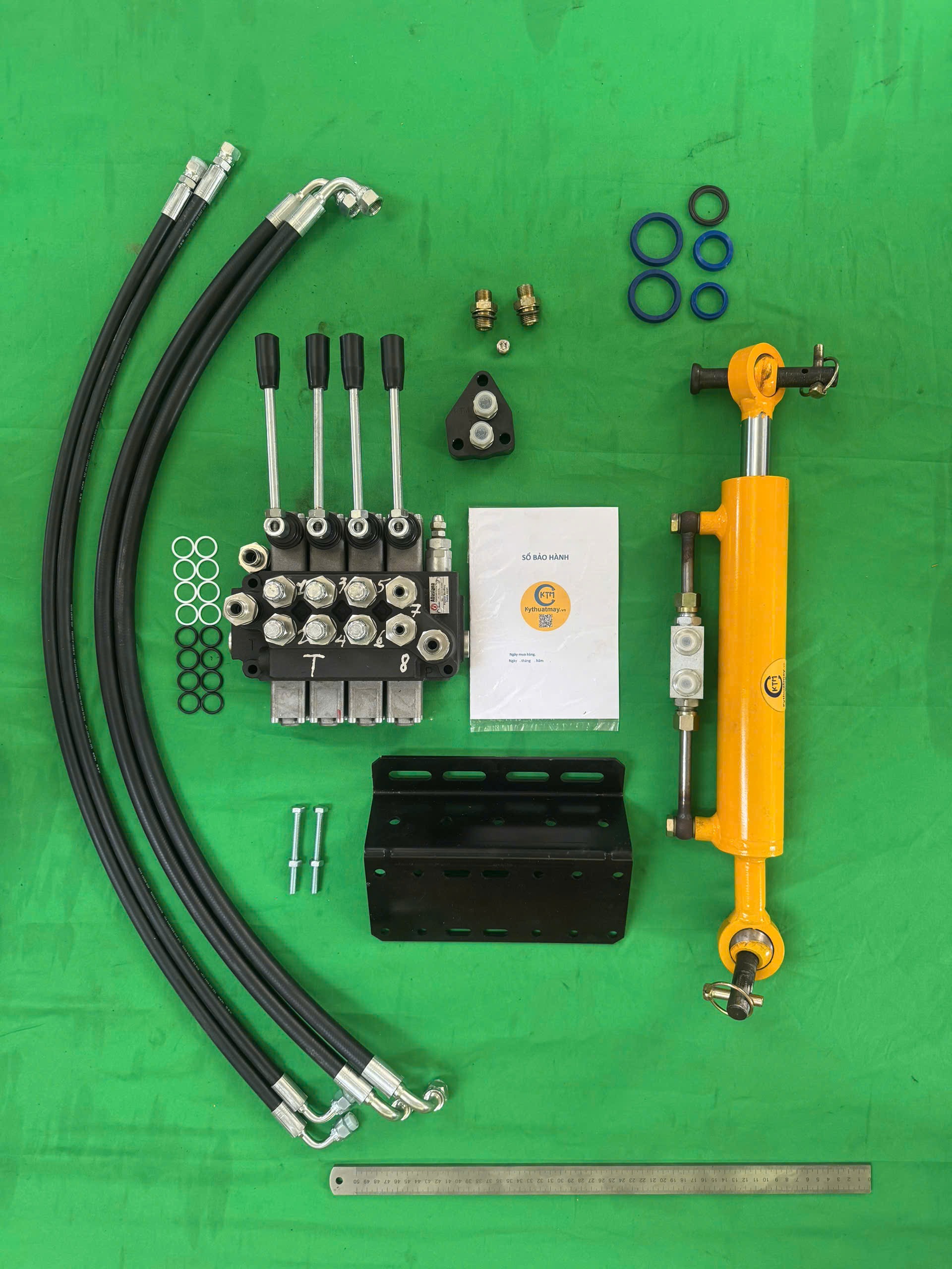 COMBO VAN4 TAY 1 TY GIỮA KTM 